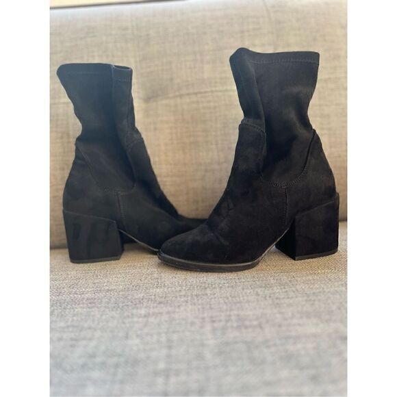 Charles David ￼ ankle boots - Picture 1 of 9
